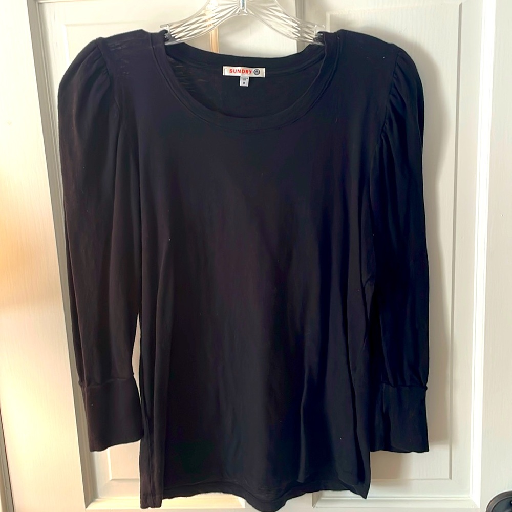 Gorgeous girly sundry feminine flattering, black cotton tee tshirt classic XS 💕